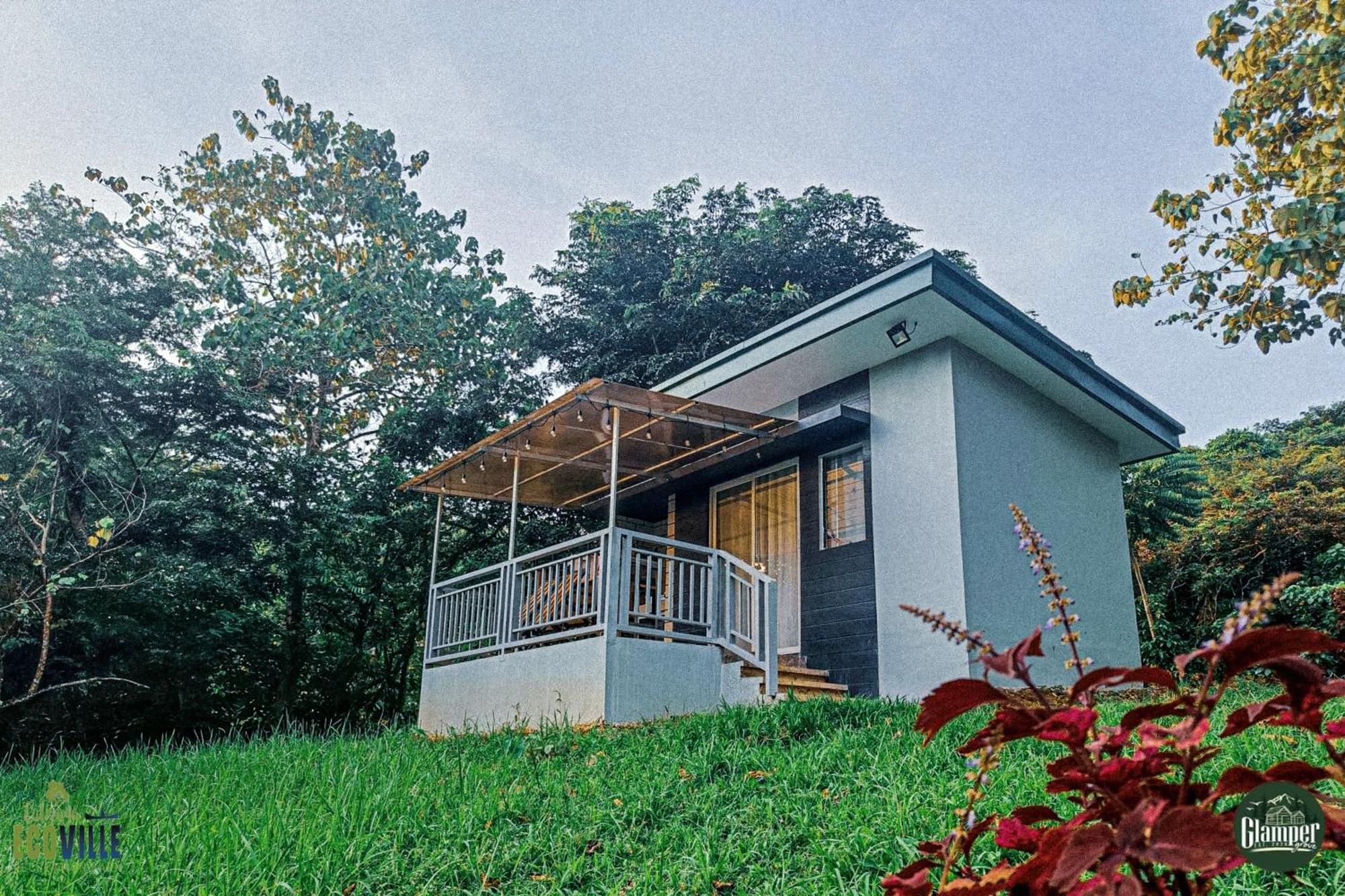 Caliraya Ecoville Recreation And Farm Resort Cavinti Exterior photo